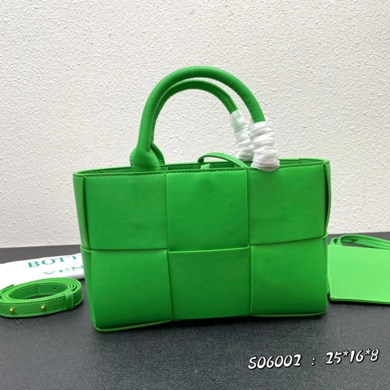 Affordable Bottega Veneta Shopping Bags 84697