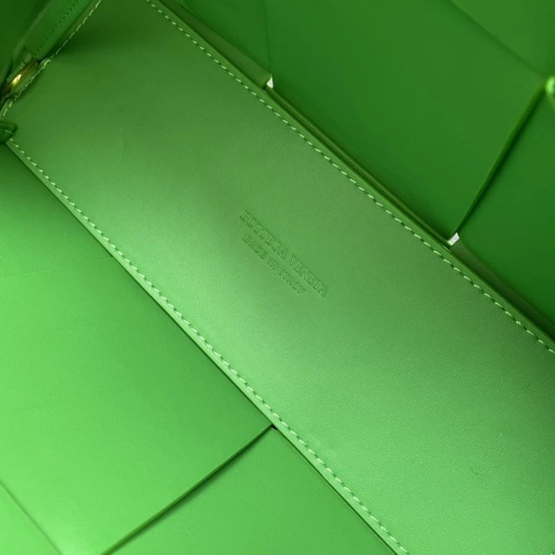 Affordable Bottega Veneta Shopping Bags 84697