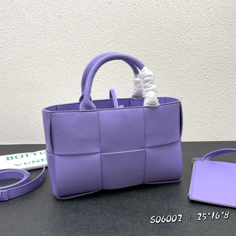 Trendsetting Bottega Veneta Shopping Bags 84654