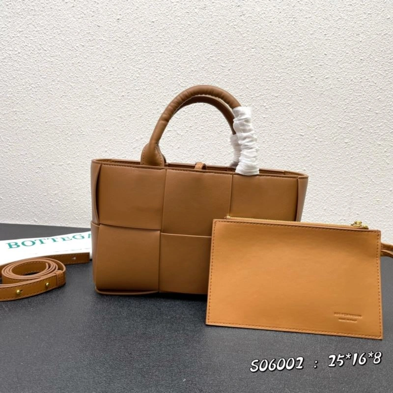 Bottega Veneta Shopping Bags RelaxedFit 84681