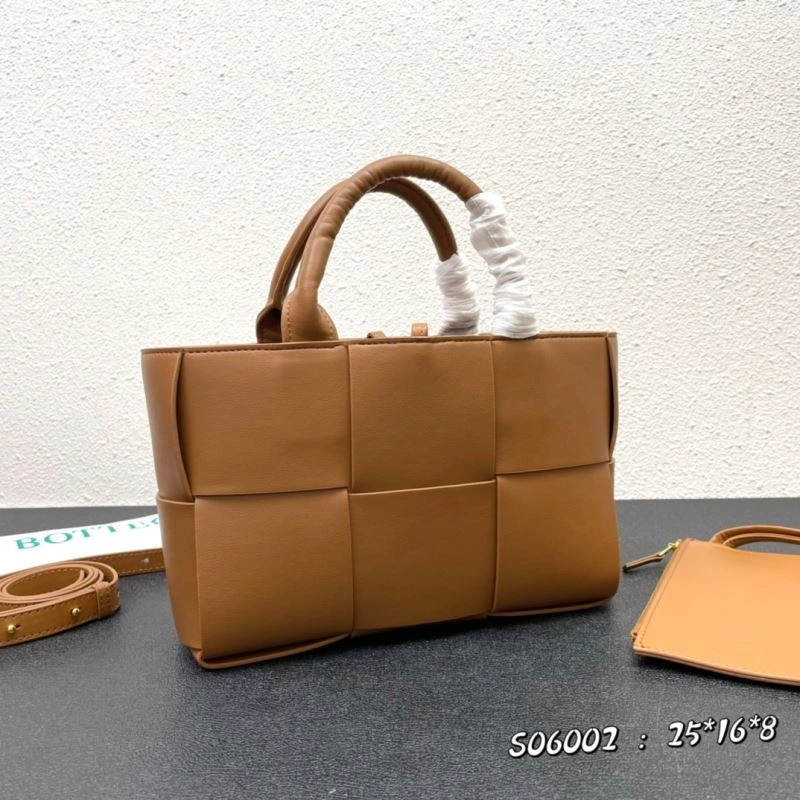 Bottega Veneta Shopping Bags RelaxedFit 84681