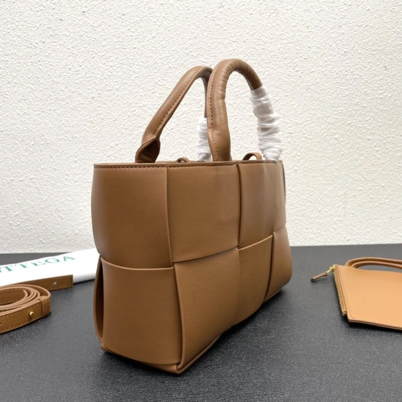 Bottega Veneta Shopping Bags RelaxedFit 84681