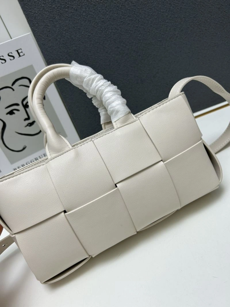Bottega Veneta Shopping Bags AllSeason 84689