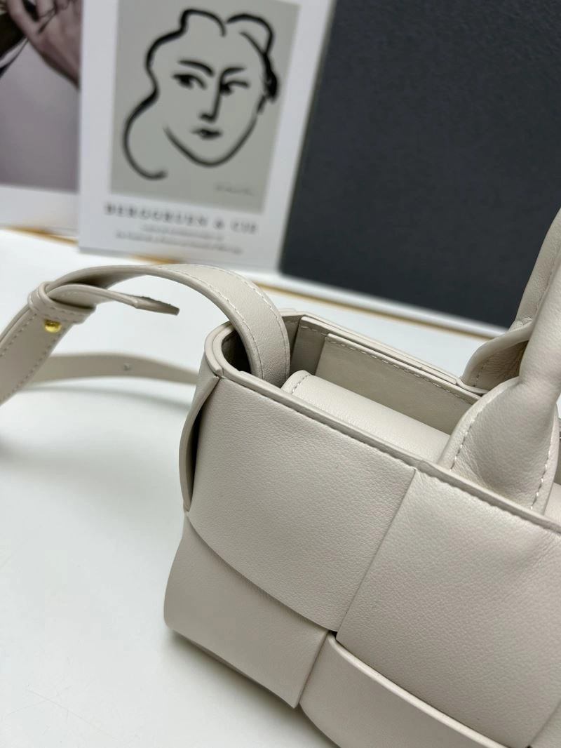 Bottega Veneta Shopping Bags AllSeason 84689