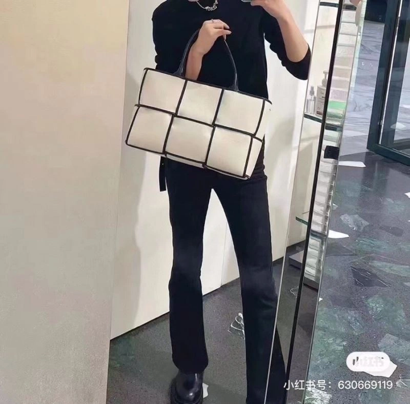 Bottega Veneta Shopping Bags Popular 68068
