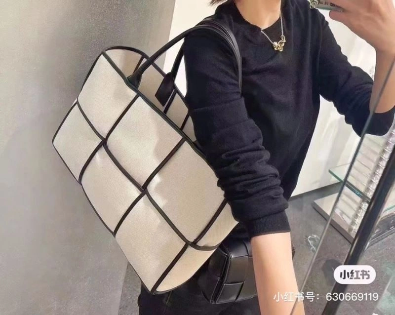 Bottega Veneta Shopping Bags Popular 68068