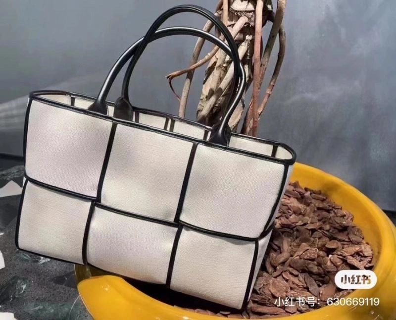Bottega Veneta Shopping Bags Popular 68068