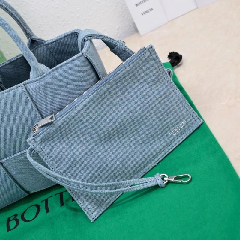 Bottega Veneta Shopping Bags Versatile 68052