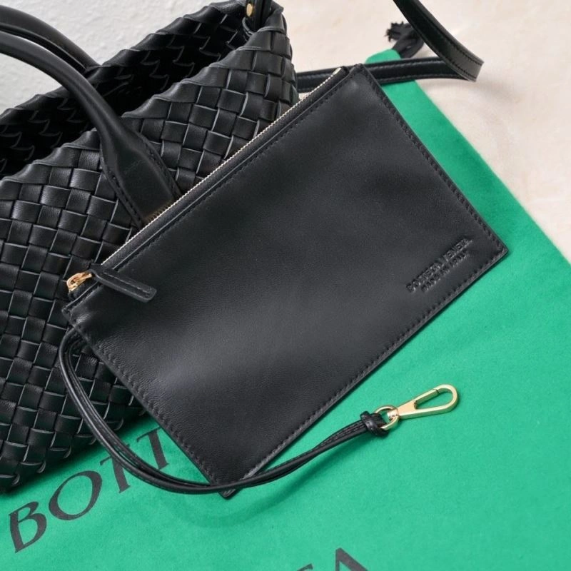 SmoothTexture Bottega Veneta Shopping Bags 68017