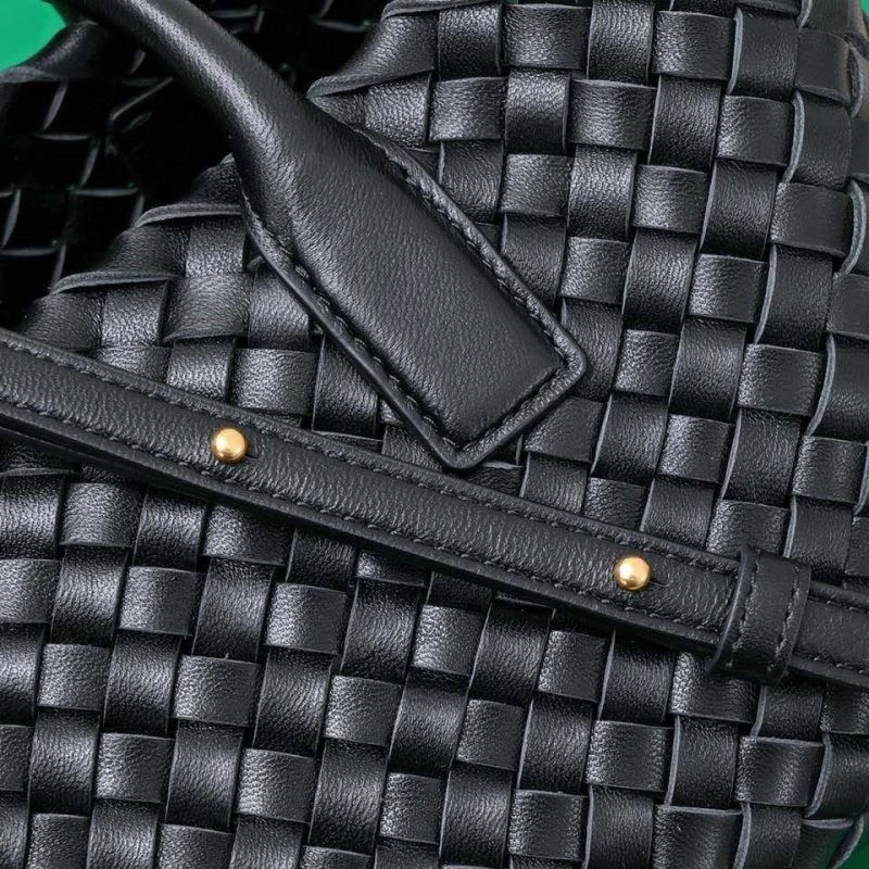 SmoothTexture Bottega Veneta Shopping Bags 68017