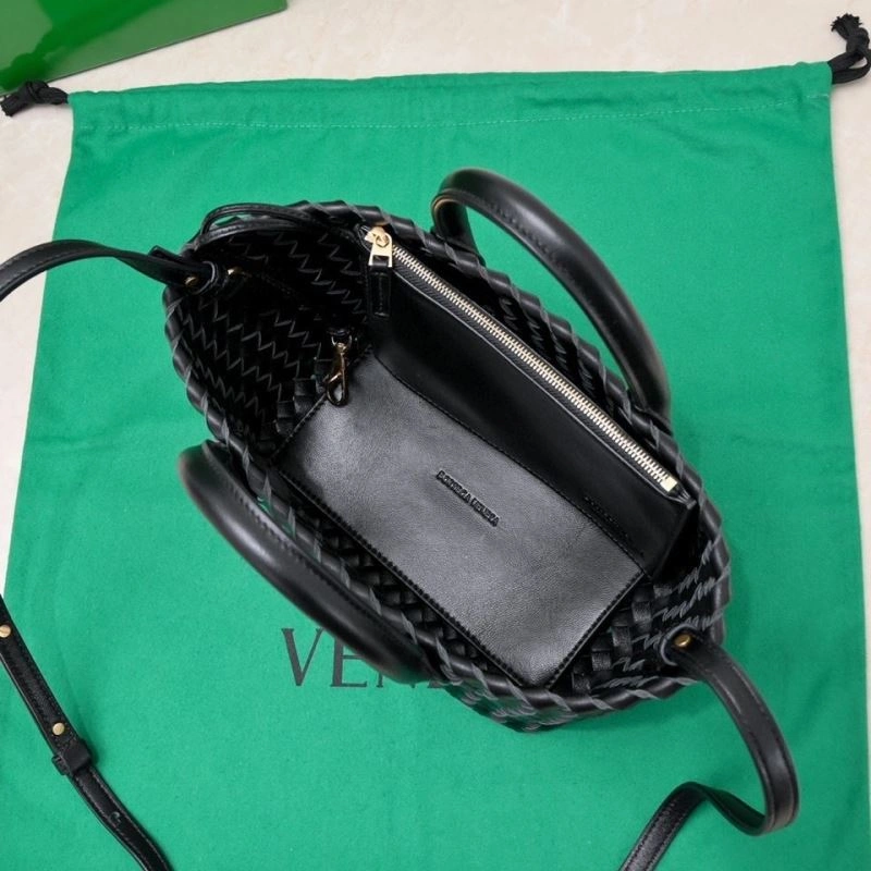 SmoothTexture Bottega Veneta Shopping Bags 68017