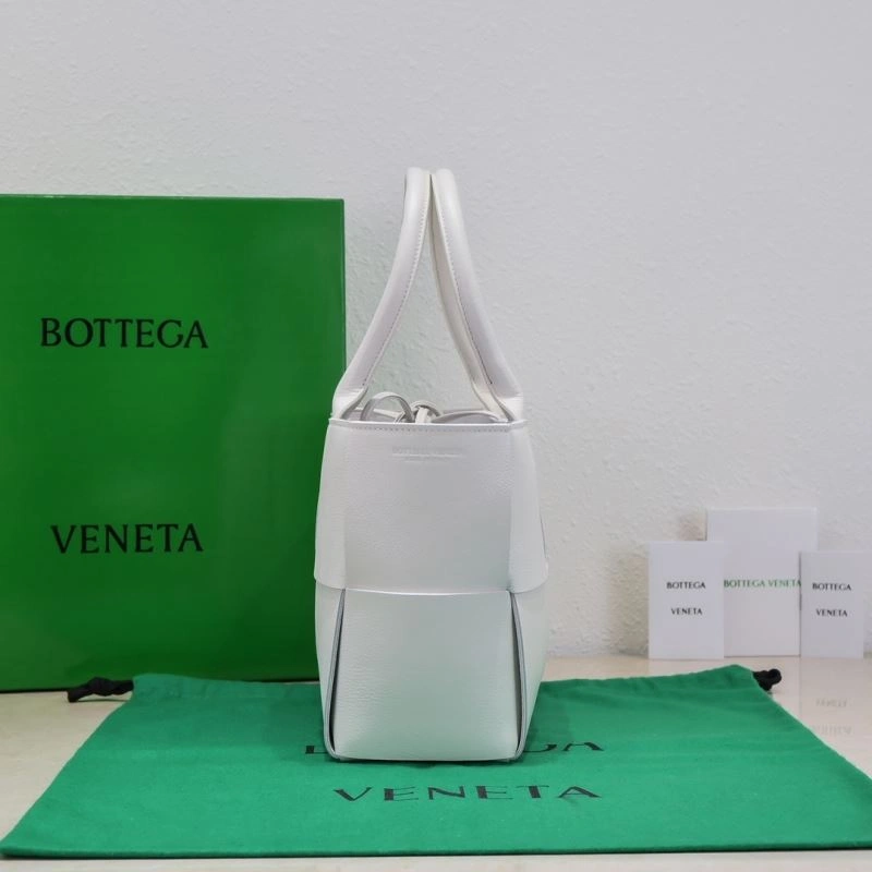 Bottega Veneta Shopping Bags Sophisticated 68002