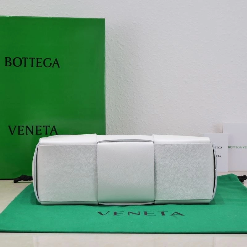 Bottega Veneta Shopping Bags Sophisticated 68002