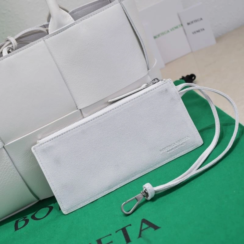 Bottega Veneta Shopping Bags Sophisticated 68002