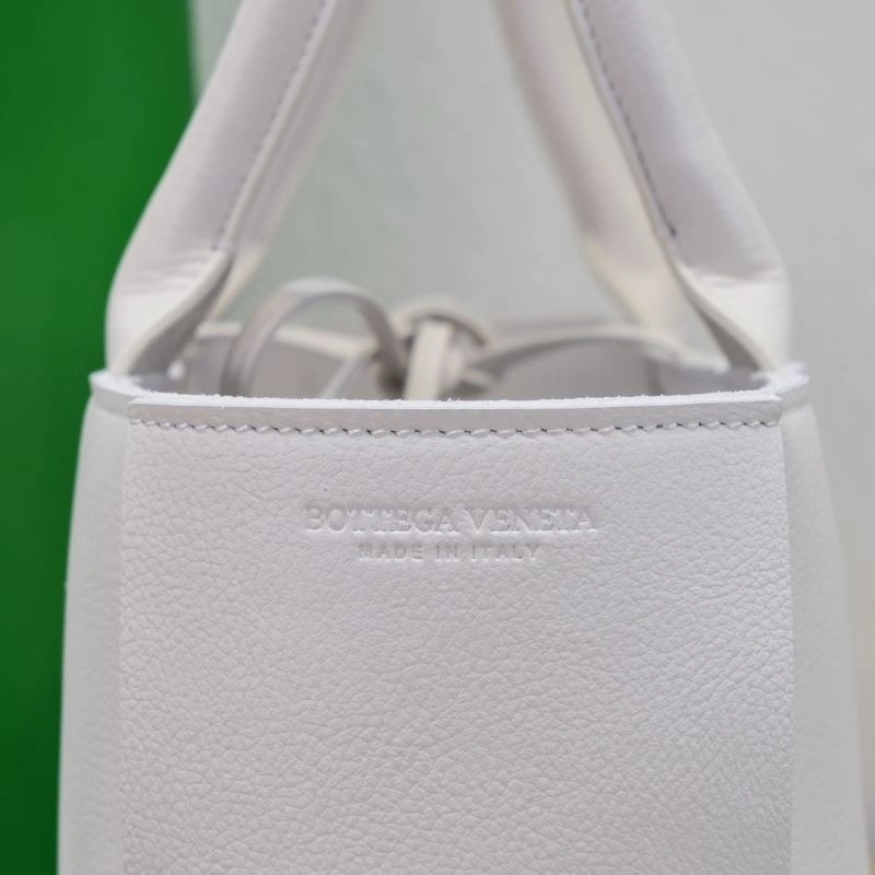 Bottega Veneta Shopping Bags Sophisticated 68002