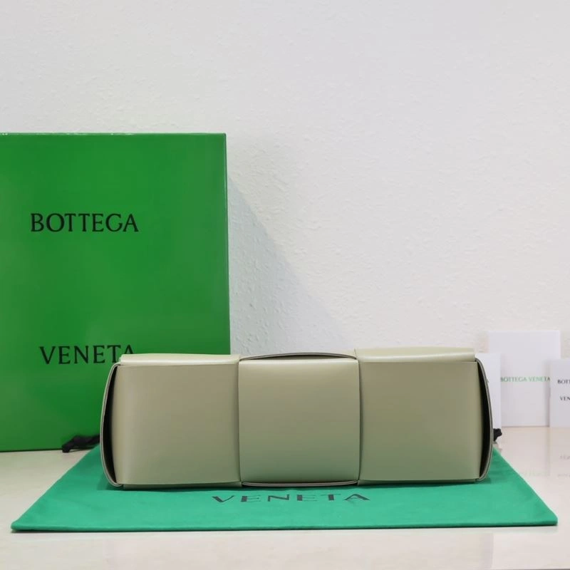 Trendy Bottega Veneta Shopping Bags 68005