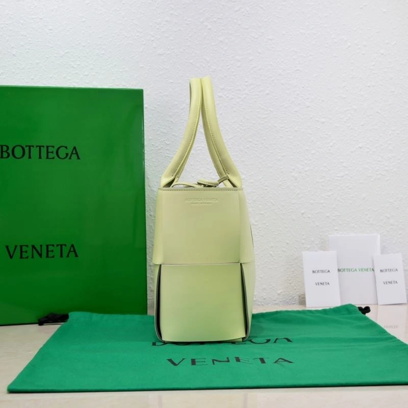 Trendsetting Bottega Veneta Shopping Bags 68004