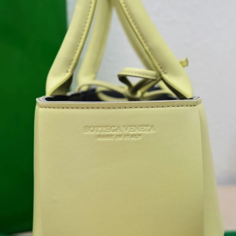 Trendsetting Bottega Veneta Shopping Bags 68004