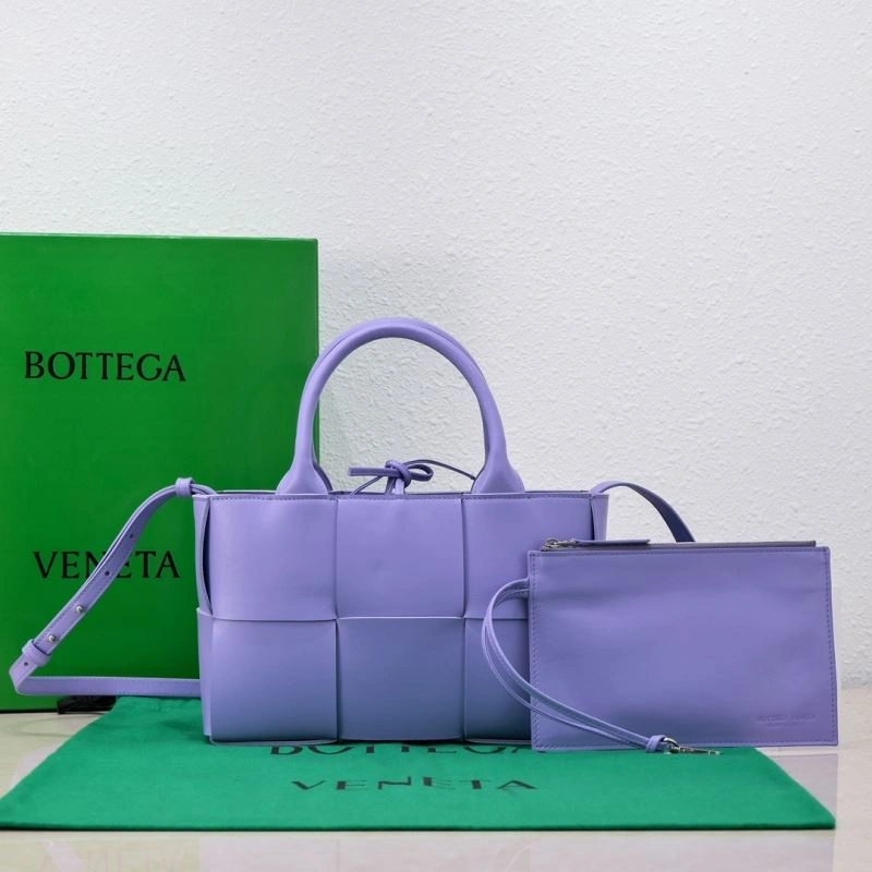Bottega Veneta Shopping Bags EyeCatching 68006