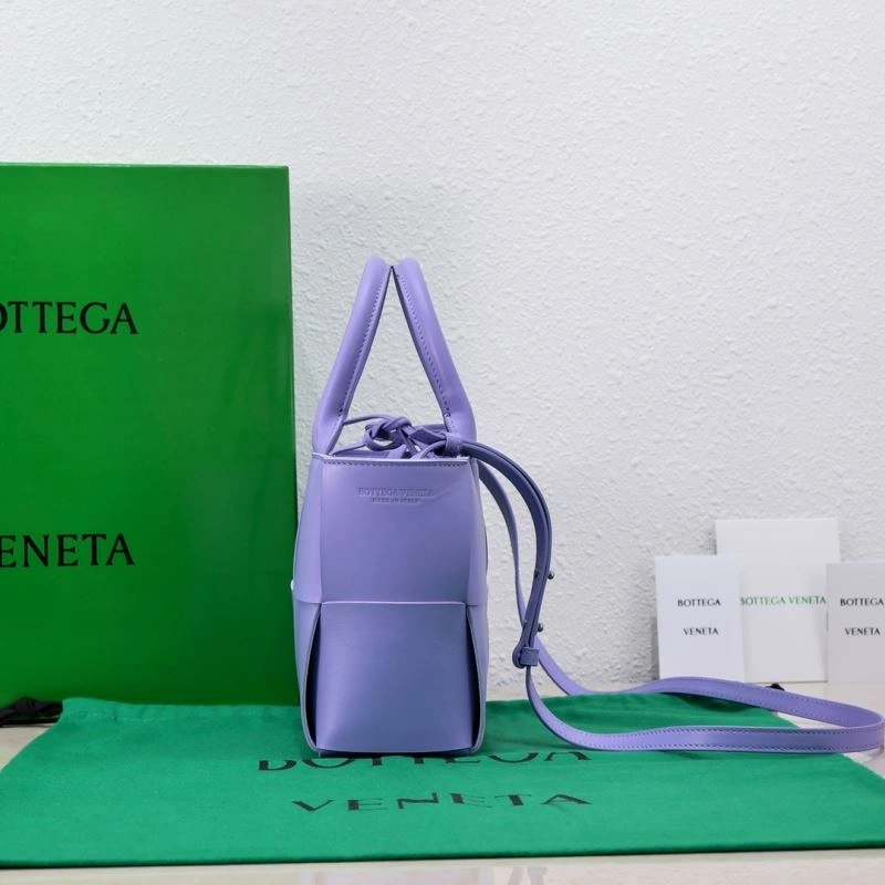 Bottega Veneta Shopping Bags EyeCatching 68006