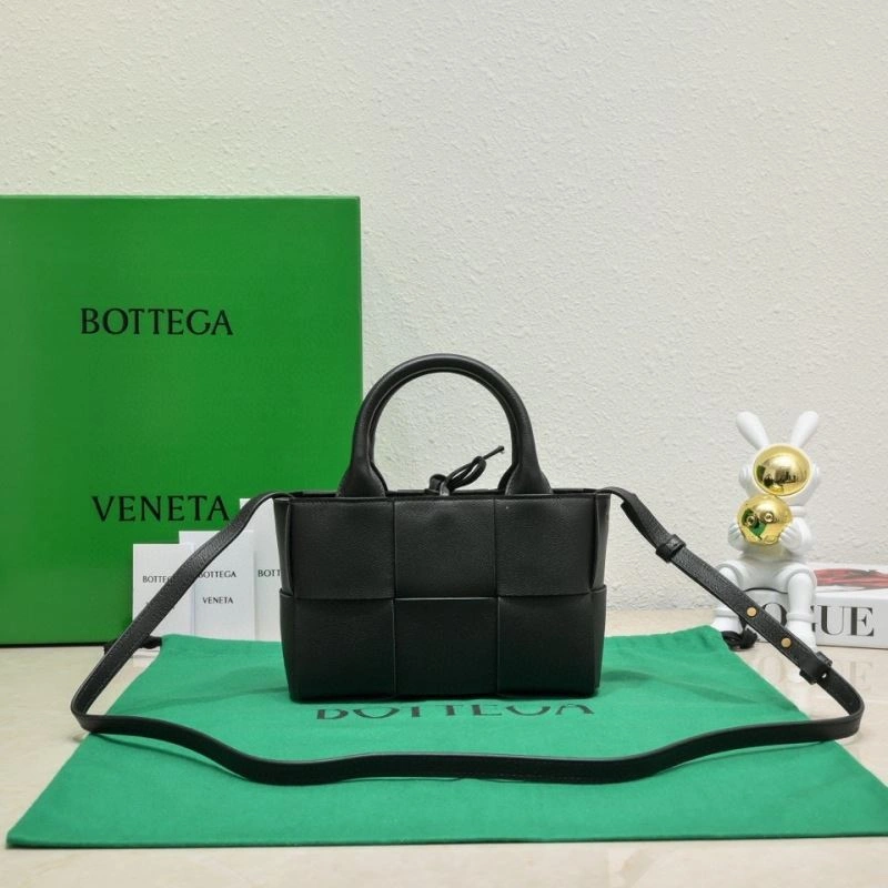 Snug Bottega Veneta Shopping Bags 67945
