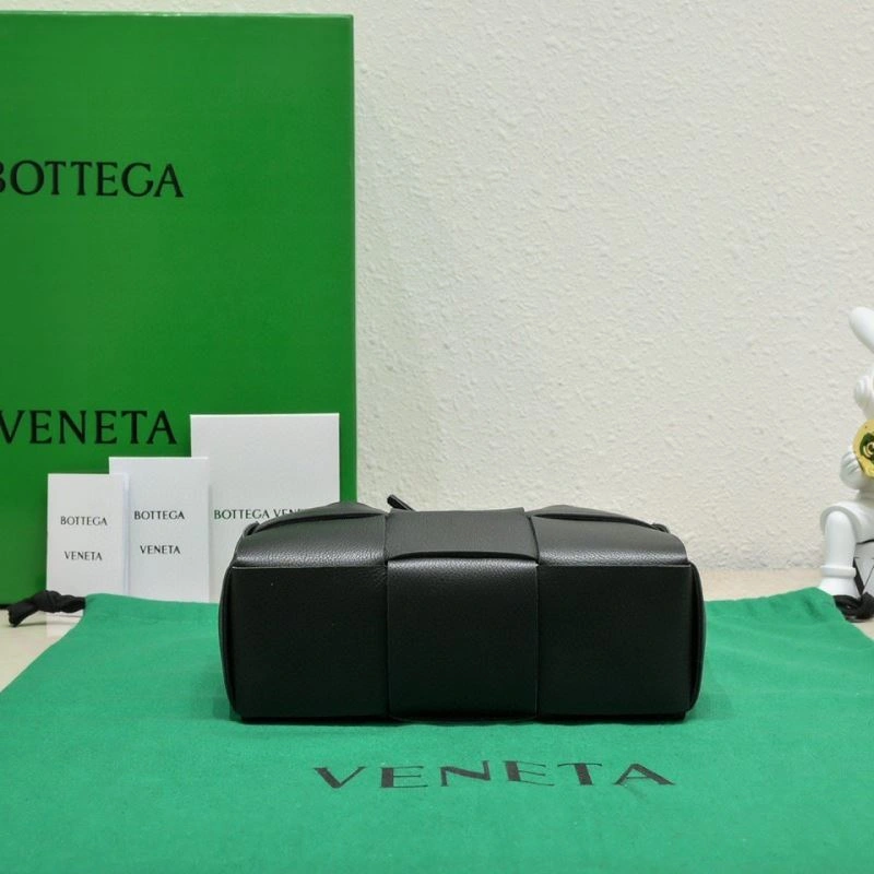 Snug Bottega Veneta Shopping Bags 67945