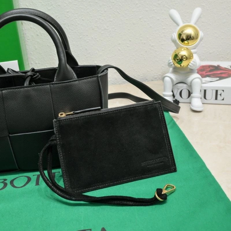 Snug Bottega Veneta Shopping Bags 67945