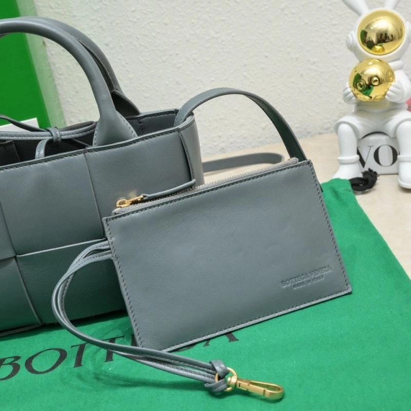 Classic Bottega Veneta Shopping Bags 67939