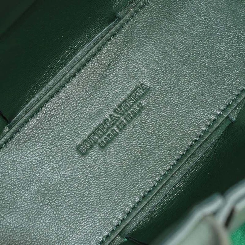 ZipUp Bottega Veneta Shopping Bags 67932