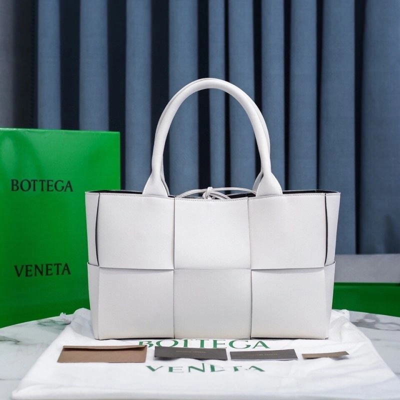 Bottega Veneta Shopping Bags Breathable 67928