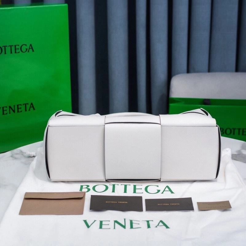 Bottega Veneta Shopping Bags Breathable 67928