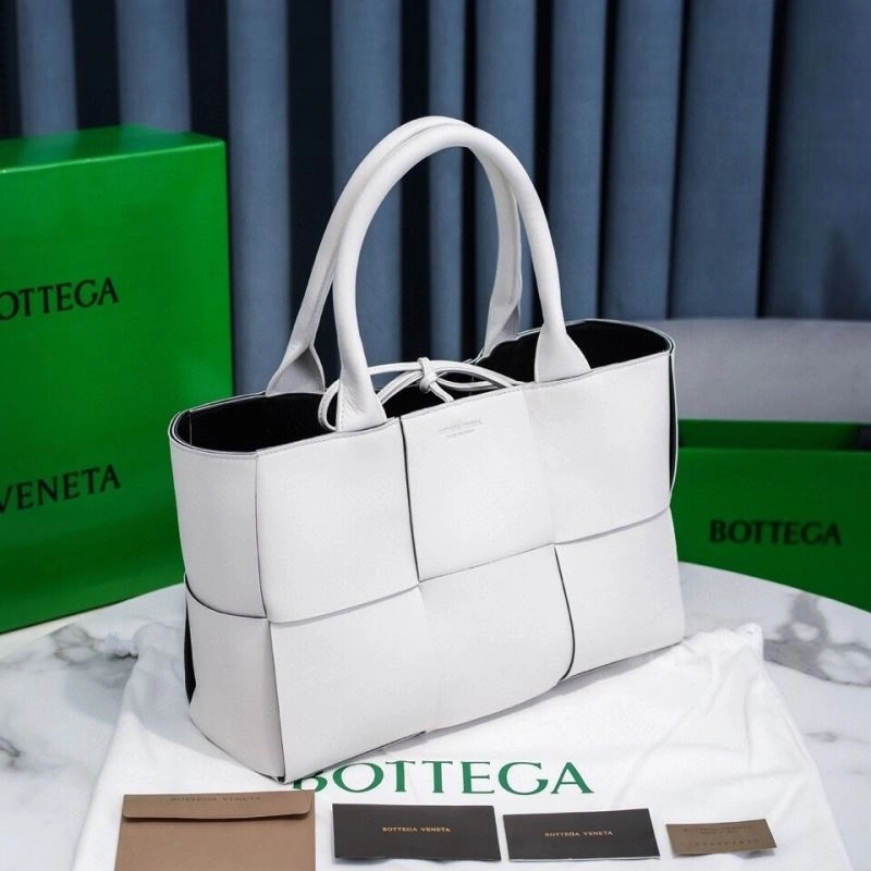 Bottega Veneta Shopping Bags Breathable 67928