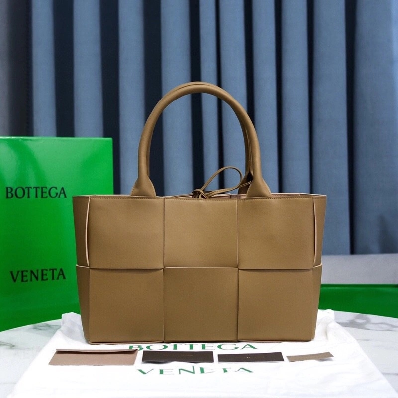 GoAnywhere Bottega Veneta Shopping Bags 67929