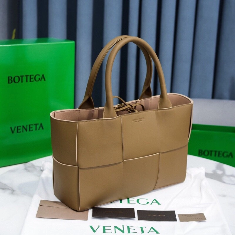 GoAnywhere Bottega Veneta Shopping Bags 67929