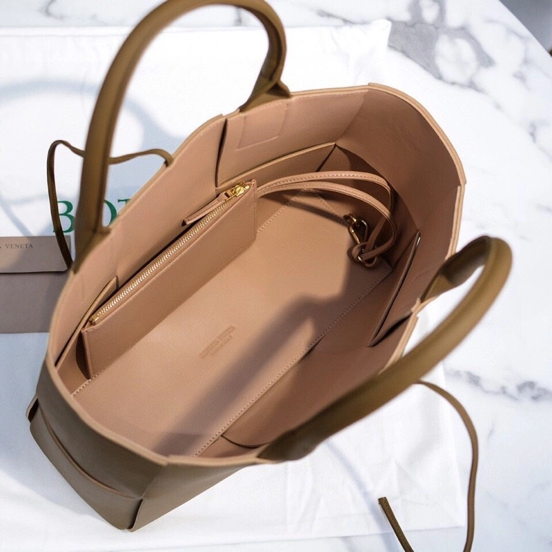 GoAnywhere Bottega Veneta Shopping Bags 67929