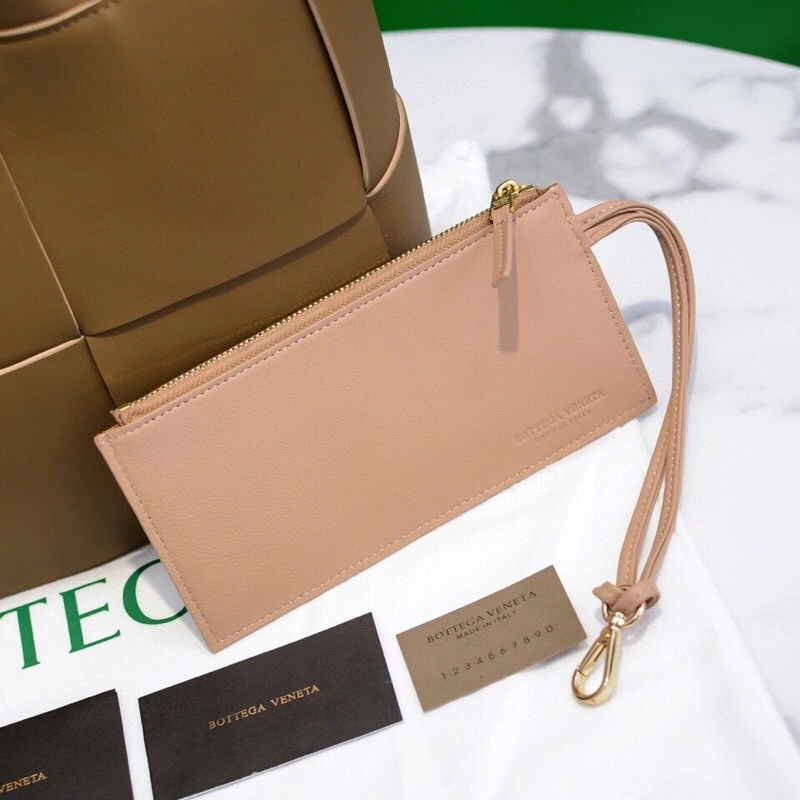 GoAnywhere Bottega Veneta Shopping Bags 67929