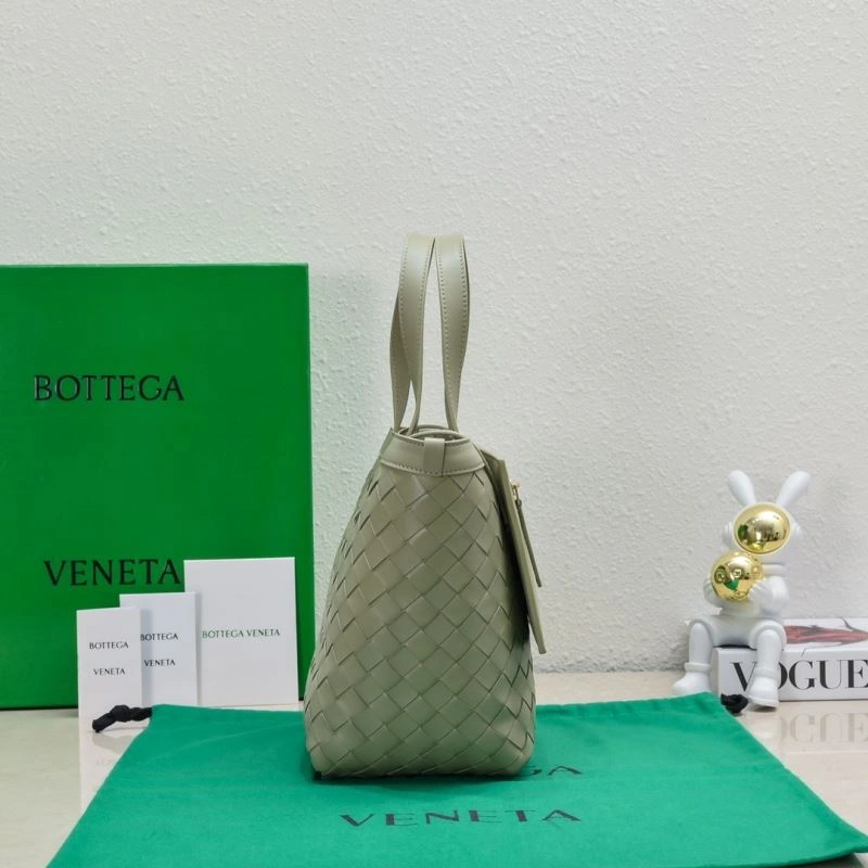 Tailored Bottega Veneta Shopping Bags 67917