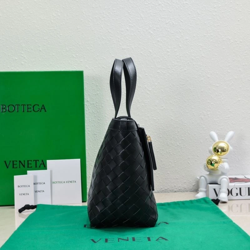 Sporty Bottega Veneta Shopping Bags 67875