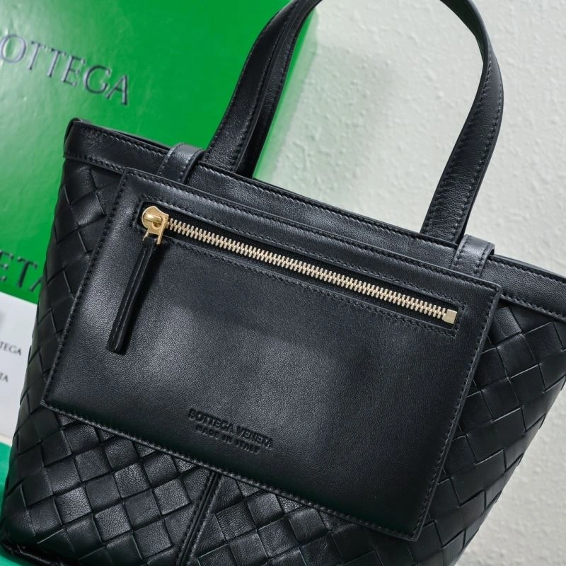 Sporty Bottega Veneta Shopping Bags 67875