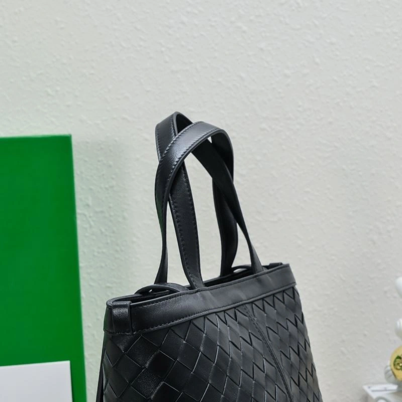 Sporty Bottega Veneta Shopping Bags 67875