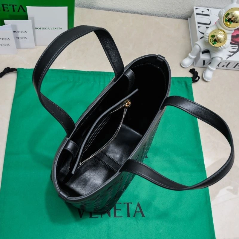 Sporty Bottega Veneta Shopping Bags 67875