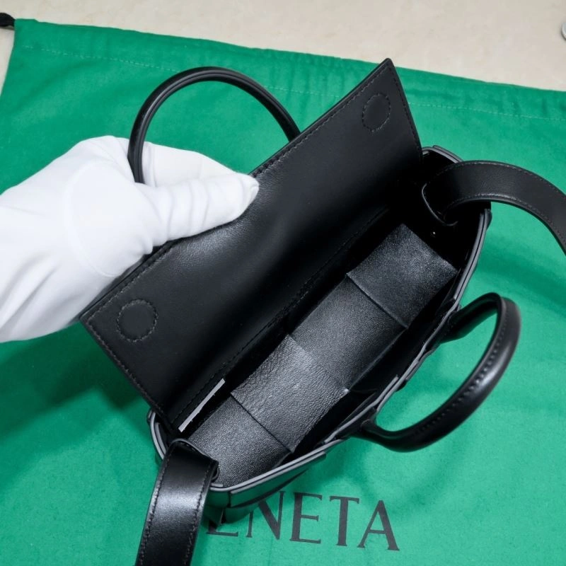 TravelReady Bottega Veneta Shopping Bags 67796
