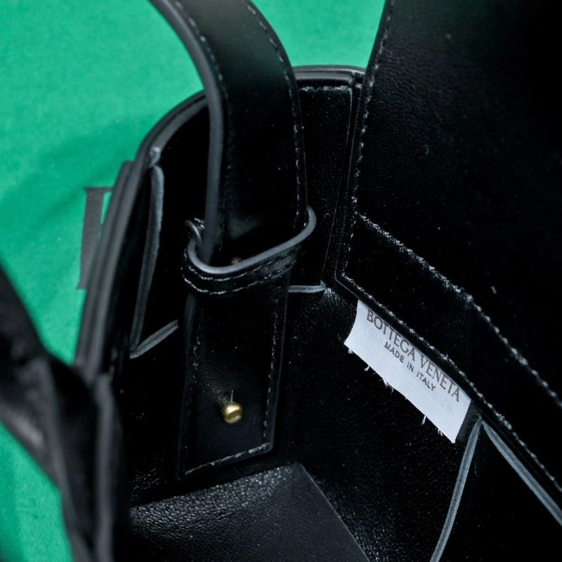 TravelReady Bottega Veneta Shopping Bags 67796