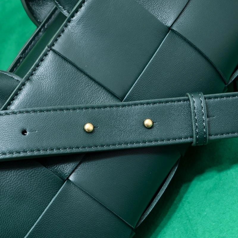 Refined Bottega Veneta Shopping Bags 67789