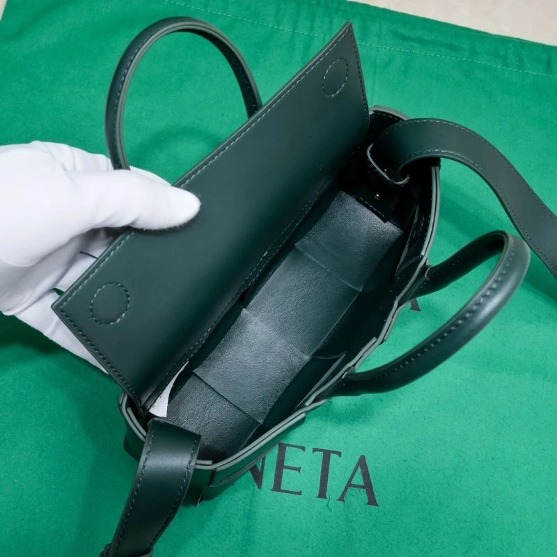 Refined Bottega Veneta Shopping Bags 67789