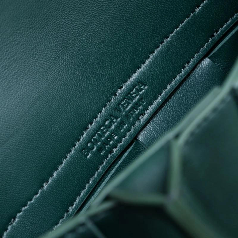 Refined Bottega Veneta Shopping Bags 67789