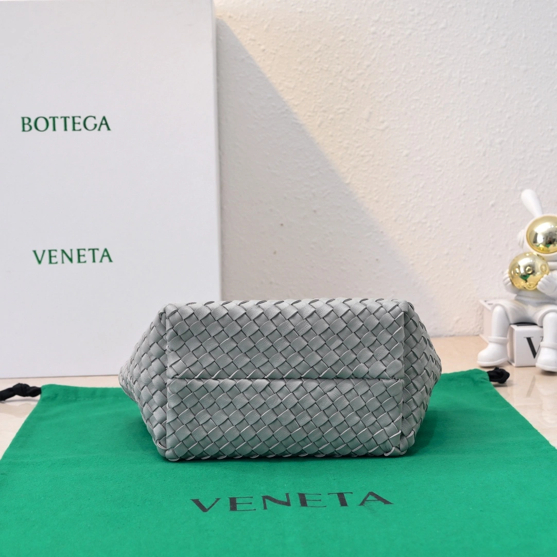 Bottega Veneta Shopping Bags Versatile 67736