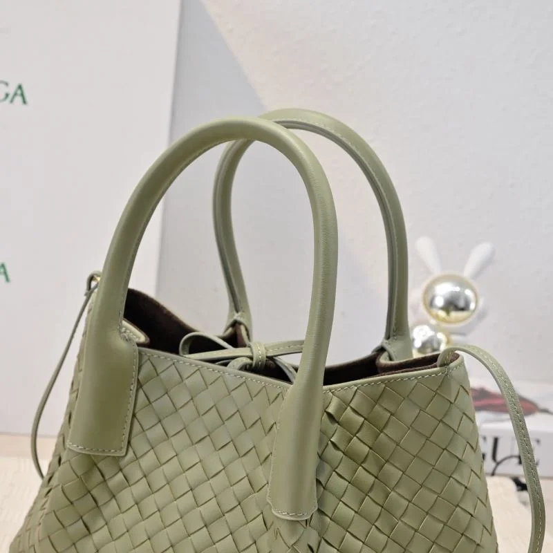 Effortless Bottega Veneta Shopping Bags 51843
