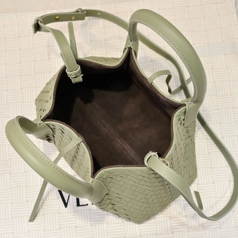 Effortless Bottega Veneta Shopping Bags 51843