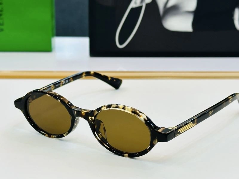 Snug Bottega Veneta Sunglasses 277062